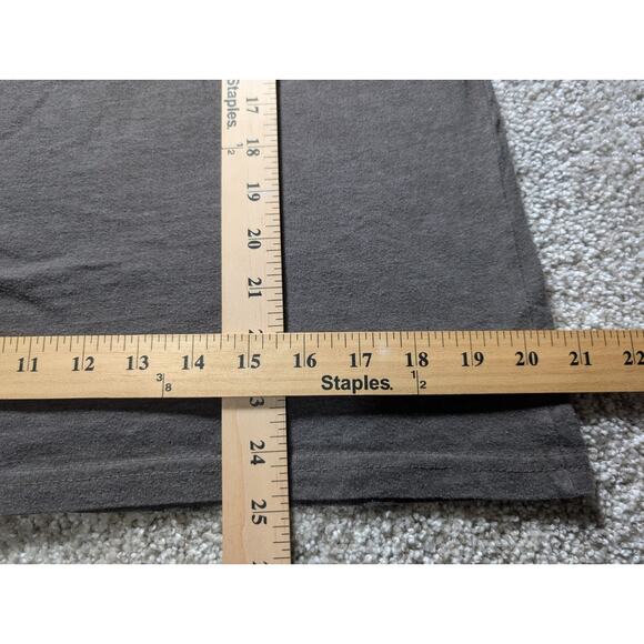 Wisconsin Badgers Shirt Mens Large Gray Logo Graphic Tee Athletic Top - Picture 5 of 5